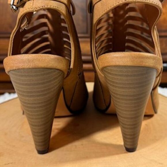 NWOT Charles Albert New York Tan Vegan Suede Laser Cut Side Zip Open Toe Shoe - Picture 11 of 14